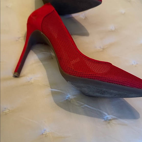 Jessica Simpson Vibrant Red Mesh Heels 👠 - Picture 4 of 4